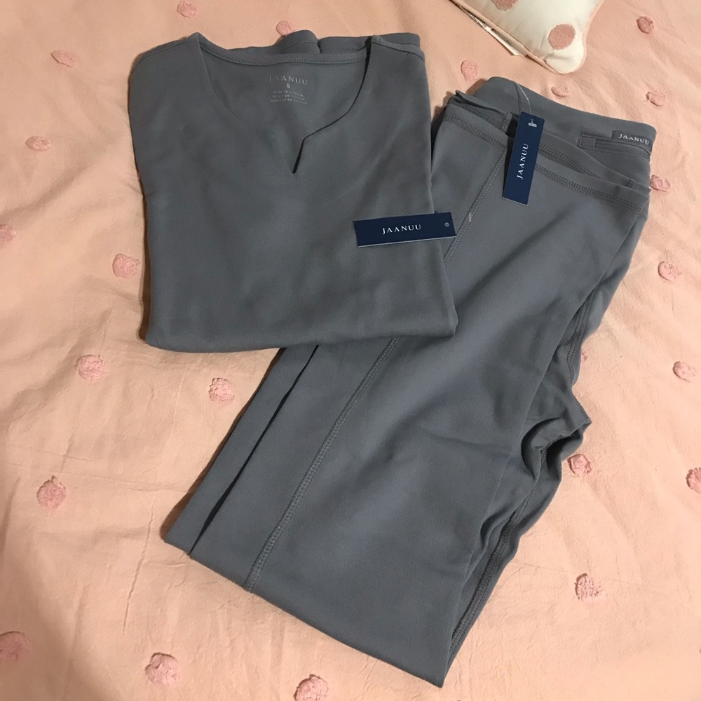 Jaanuu Scrub Set